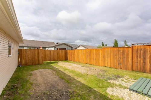 74 Pine Crescent, Blackfalds, AB 