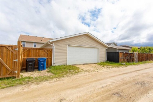 74 Pine Crescent, Blackfalds, AB 