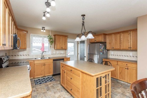 74 Pine Crescent, Blackfalds, AB 