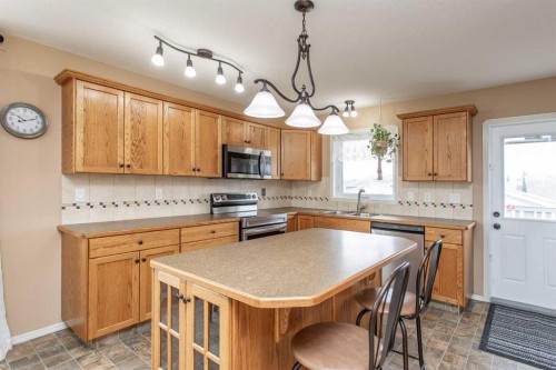 74 Pine Crescent, Blackfalds, AB 