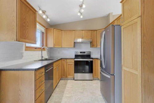 32 Dawson Street, Red Deer, AB 