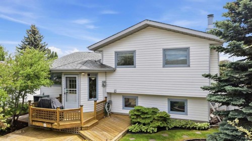 32 Dawson Street, Red Deer, AB 