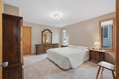 32 Dawson Street, Red Deer, AB 