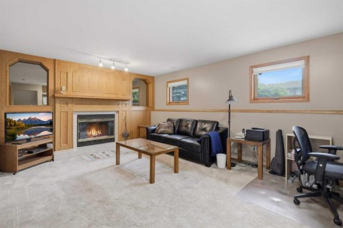32 Dawson Street, Red Deer, AB 