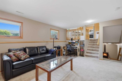 32 Dawson Street, Red Deer, AB 