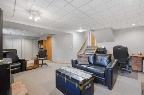 32 Dawson Street, Red Deer, AB 