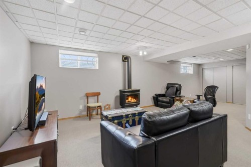 32 Dawson Street, Red Deer, AB 