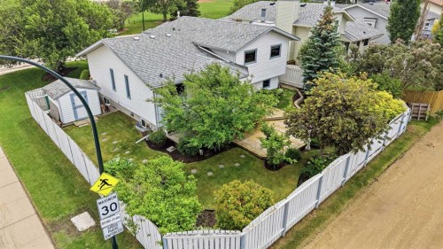 32 Dawson Street, Red Deer, AB 