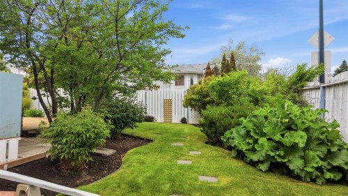 32 Dawson Street, Red Deer, AB 