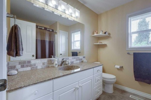 32 Duval Close, Red Deer, AB 