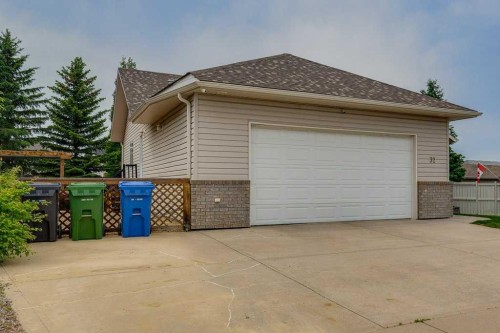 32 Duval Close, Red Deer, AB 