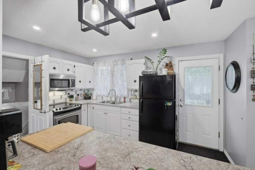 5632 48 Avenue, Lacombe, AB 