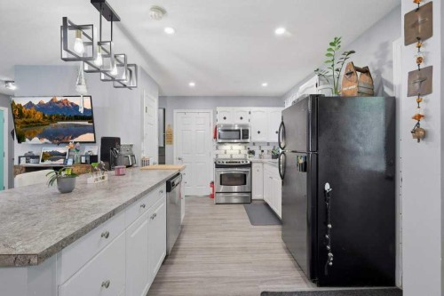 5632 48 Avenue, Lacombe, AB 