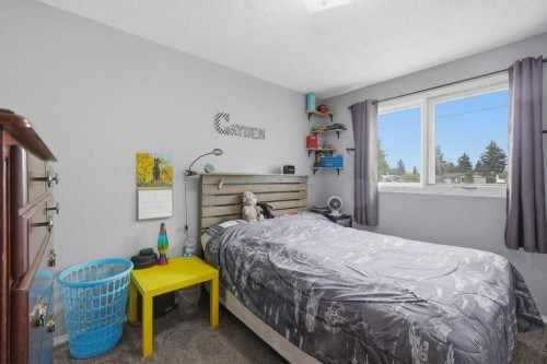 5632 48 Avenue, Lacombe, AB 