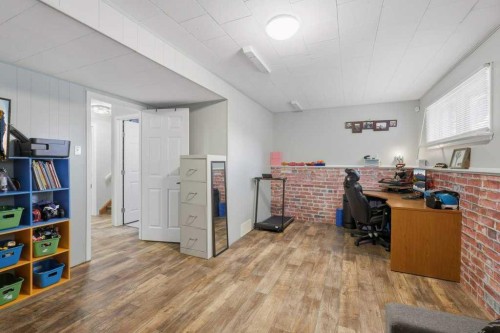 5632 48 Avenue, Lacombe, AB 