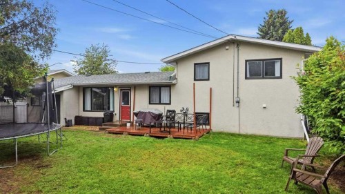 5632 48 Avenue, Lacombe, AB 