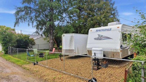 5632 48 Avenue, Lacombe, AB 