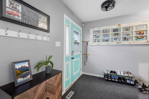 5632 48 Avenue, Lacombe, AB 