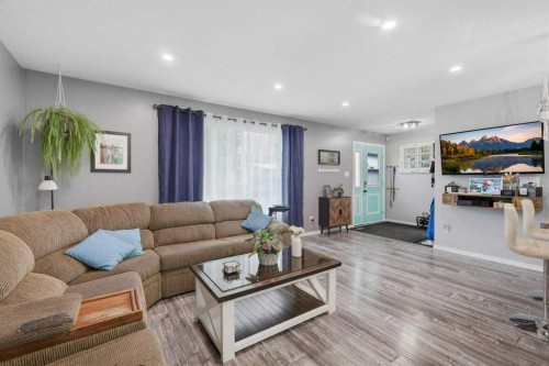 5632 48 Avenue, Lacombe, AB 