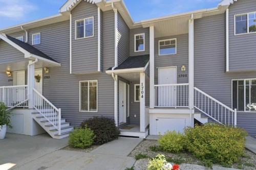 1704-5220 50A Avenue  Sylvan Lake, AB T4S 1E5