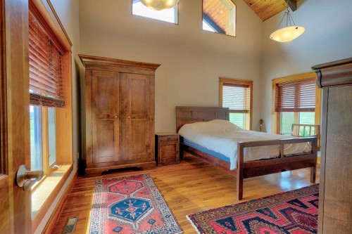 37311 Range Road 283, Rural Red Deer County, AB - Indoor Photo Showing Bedroom