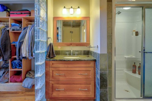 37311 Range Road 283, Rural Red Deer County, AB - Indoor Photo Showing Bathroom