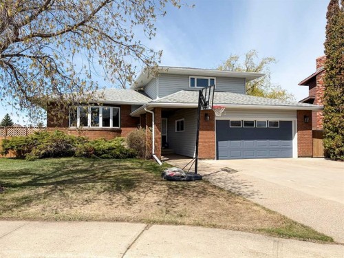 2 55 Street Close  Stettler, AB T4K 1J3