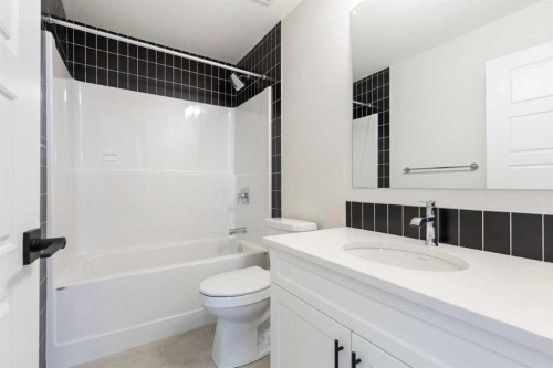 199 Bridgeport Circle, Chestermere, AB - Indoor Photo Showing Bathroom