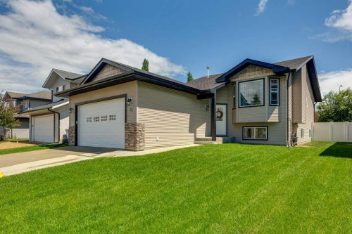 39 Isaacson Crescent  Red Deer, AB T4R 3N1