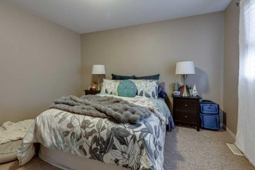 39 Isaacson Crescent, Red Deer, AB 