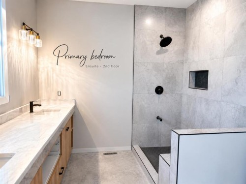 14 Napoleon Meadows Way, Innisfail, AB 