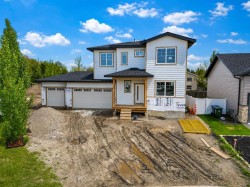 14 Napoleon Meadows Way Innisfail, AB T4G 0N6