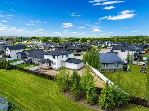 14 Napoleon Meadows Way, Innisfail, AB 