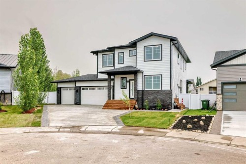 14 Napoleon Meadows Way, Innisfail, AB - Outdoor With Facade