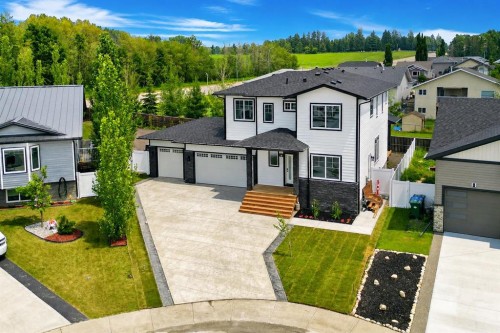 14 Napoleon Meadows Way, Innisfail, AB - Outdoor