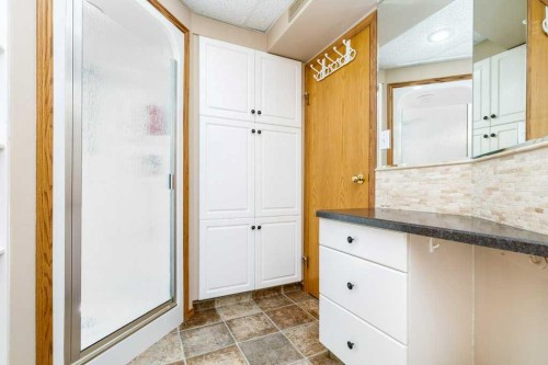 70 Douglas Avenue, Red Deer, AB 