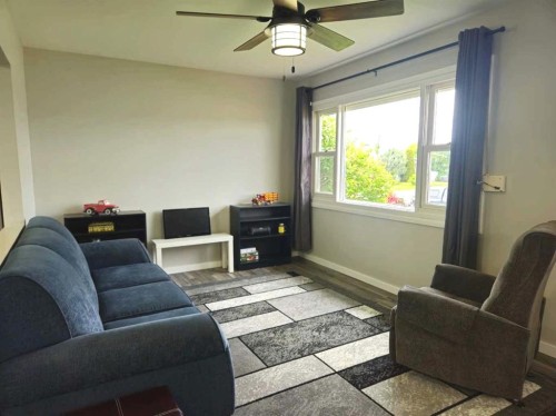 2133 21 Avenue, Bowden, AB 