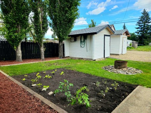 2133 21 Avenue, Bowden, AB 