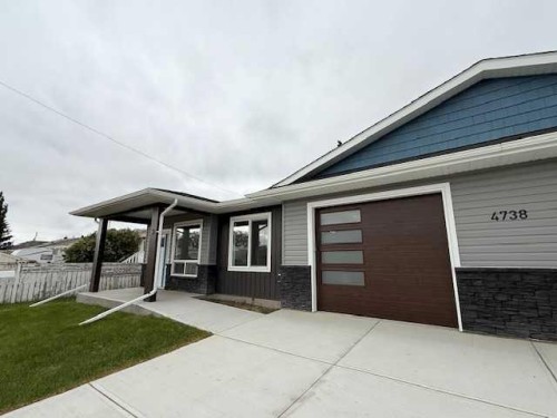 #3-4738 49A Avenue, Lacombe, AB 