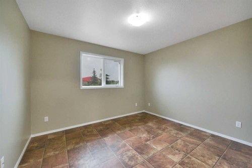 132 Kirkland Close, Red Deer, AB 