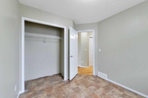 132 Kirkland Close, Red Deer, AB 
