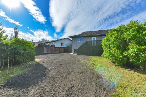 132 Kirkland Close, Red Deer, AB 