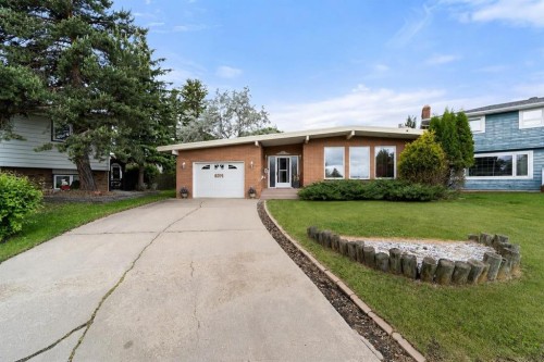 6314 43A Avenue Close  Camrose, AB T4V 3N3