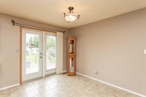 4722 49 Avenue, Bentley, AB 