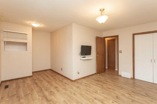 4722 49 Avenue, Bentley, AB 