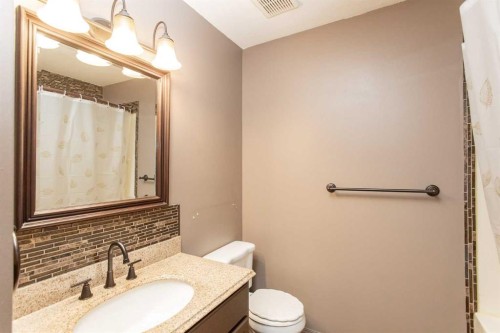4722 49 Avenue, Bentley, AB 