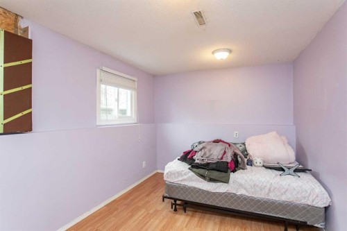 4722 49 Avenue, Bentley, AB 