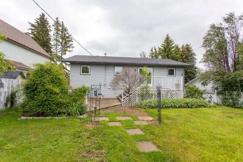 4722 49 Avenue, Bentley, AB 