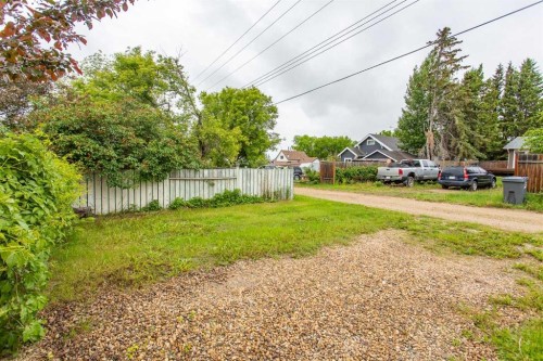 4722 49 Avenue, Bentley, AB 
