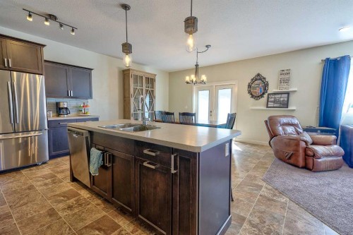 611 Robinson Avenue, Penhold, AB 